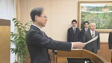 大分県庁で辞令交付式　佐藤知事「安心元気・未来創造の実現へ」と訓示