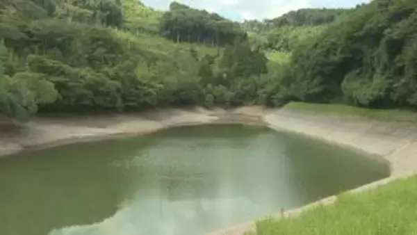 人骨か？ため池に沈んだ車の中から発見