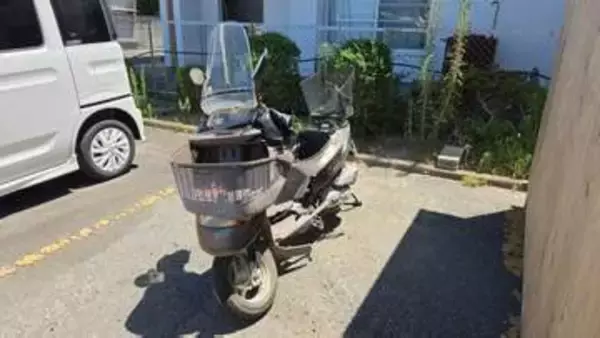 国道で軽乗用車と原付バイクが衝突　原付の女性が死亡　大分