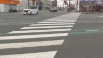 国道交差点で自転車の40代女性が車にはねられ大けが　車は逃走　警察がひき逃げ事件として捜査　大分