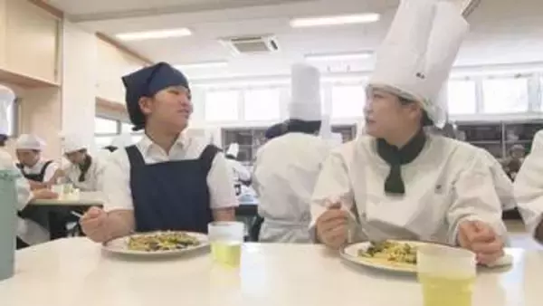 調理師目指す高校生と支援学校生が交流　県産食材を使ったペペロンチーノ作り