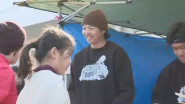 ソフトバンク川瀬選手がファンに豚汁100杯振る舞う