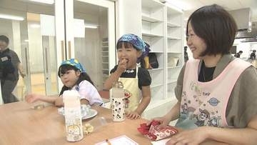 「ねりねりするのが楽しい」親子でおやつ作り　こども園・保育園の食育フェア　大分