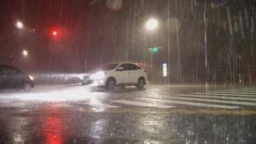 大分県内は26日昼前にかけて1時間に70ミリの非常に激しい雨のおそれ