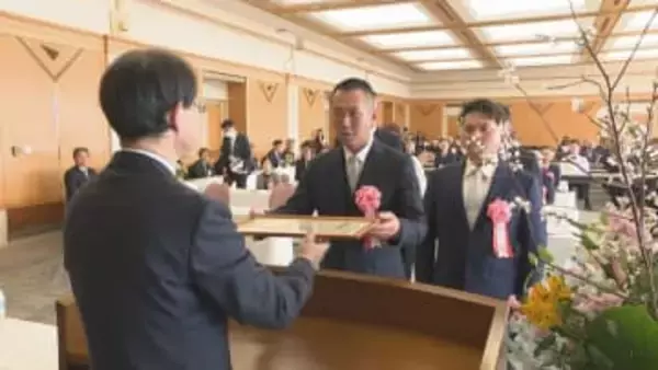 大分県農業賞の表彰式　先進的な経営を評価、6団体と個人7人が受賞