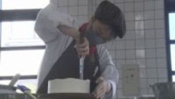 パティシエを目指す学生が感謝のケーキ作り　大分市の専門学校でコンテスト開催