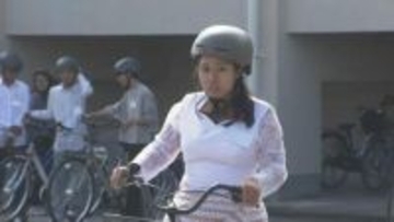 ミャンマーからの留学生　日本のルール警察から学ぶ　入学式にあわせ防犯講習会　大分・佐伯市