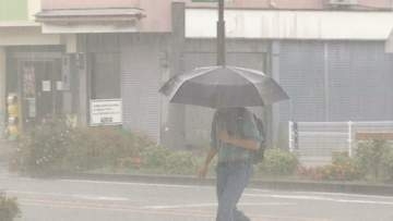 大分県内で局地的に非常に激しい雨 道路冠水や停電も 5日も朝から昼過ぎにかけ大雨