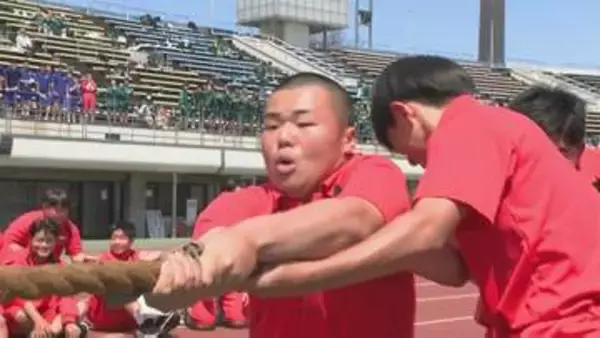 五月晴れの体育大会　新学年の絆深める　大分舞鶴高校