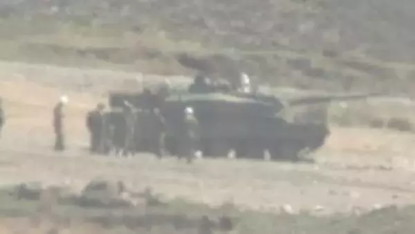 なぜ10式戦車で暴発事故は起きたのか？ 元陸将が指摘する「障害物」「強度不足」の懸念　過去に類似事例も