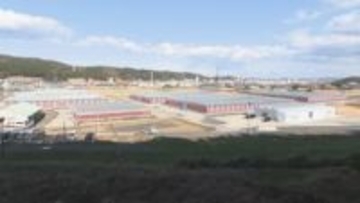 最新鋭のキク栽培施設が大分市に完成　総工費10億円、年間240万本の出荷目指す