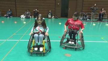 東京パラ出場のアスリートが参加　小中学生対象の車いすバスケットボール体験会