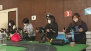 小学校で競輪体験授業　児童がエアロバイクゲームに挑戦　大分