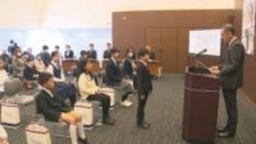 OBS私の作文コンクール表彰式　950編の中から特賞と金賞に8人