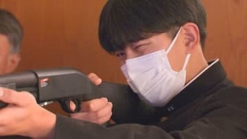 高校生がシミュレーターで野生動物駆除を体験　日田林工高校で特別授業　大分