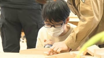 中学生が仕事体験　エアコン設置やタイヤ交換に挑戦　大分