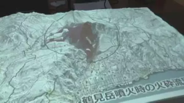 火砕流からどう逃げる…小学生が模型で学ぶ“火山活動の脅威”と“正しい避難方法”「家が飲み込まれそうで怖い」
