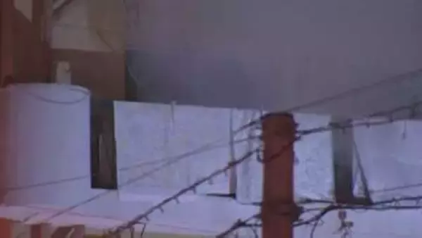 6階建てマンションで未明に火災　「押し入れが燃えている」住人が通報、部屋の一部を焼く　大分