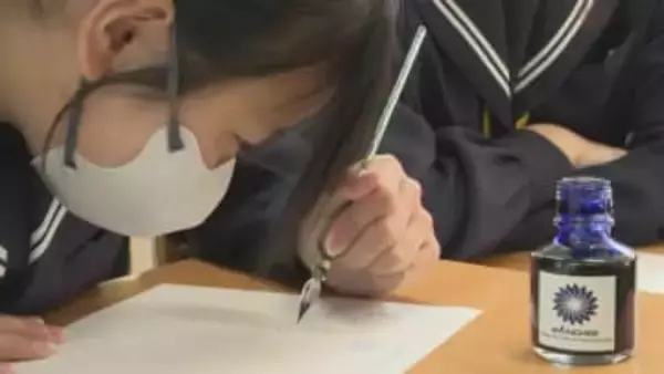 中学生が「ガラス万年筆」を体験　地元の伝統と技術の魅力に触れる　大分・豊後高田市