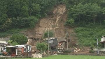 「いきなりバサッ」裏山崩落し住宅を直撃　住人の女性が下半身埋まり大けが　9世帯30人が避難　大分