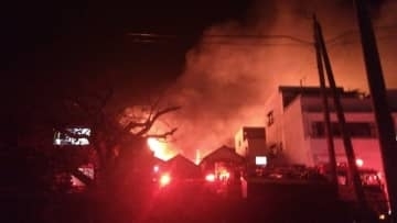 【速報】大分市佐賀関で住宅火災　少なくとも10棟燃える、現在も延焼中　周辺住民に避難呼びかけ