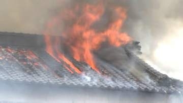 木造２階建て住宅が全焼　住人の家族５人は無事　大分
