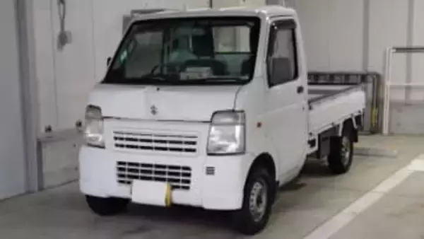 横断歩道の女性が軽トラックにはねられ意識不明の重体　運転の74歳男を現行犯逮捕　大分