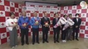 献血した人にカーネーションを…「母の日」前に若年層の献血支援　岡山市の社会奉仕団体が花束贈呈【岡山】