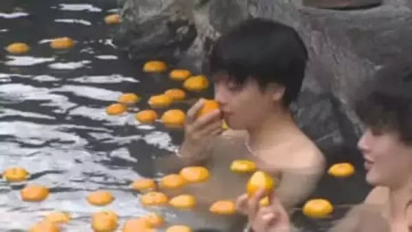 冬至の日は湯船に浮かぶ６２６個のユズで体の芯まで…真庭市・湯原温泉の露天風呂でゆず湯を満喫【岡山】