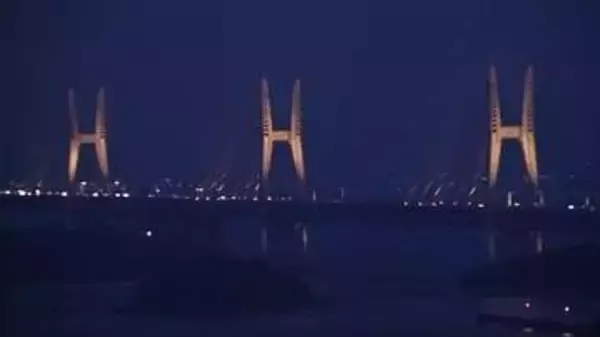 「【実施日カレンダー】瀬戸大橋の夜間ライトアップ　２０２６年度の実施日発表　本四高速【香川・岡山】」の画像