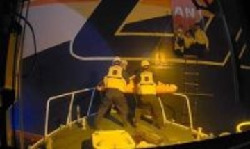 韓国行き貨客船でブランデーと日本酒飲み酩酊「韓国まで持たない」と通報　巡視艇が乗客救急搬送【香川】