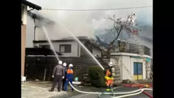 【速報】美咲町で住宅火災「家が燃えている」と通報　消火活動中【岡山】