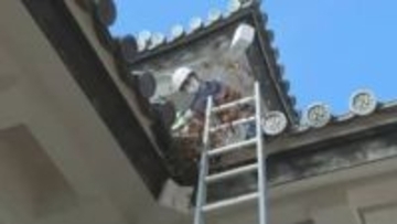 「天空の山城」備中松山城で年末恒例すす払い　ネコ城主・さんじゅーろーも迎春準備見守る【岡山・高梁市】