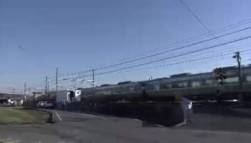 岡山市のJR瀬戸大橋線の踏切で車脱輪　約１時間５０分運転見合わせ…約３０００人に影響【岡山・香川】