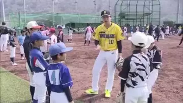 「日本で強化合宿中のホンジュラスの選手も参加　新球場オープン記念しソフトボール教室【岡山】」の画像