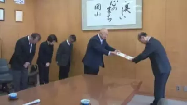 絵本購入などに役立てて…岡山市の団体が「心豊かな岡山っ子応援団」に寄付金約１５万円を贈呈【岡山】