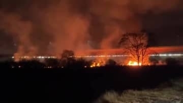 総社市下原の高梁川河川敷で火事　約５時間後に鎮火…一時、新総社大橋が通行止めに　ケガ人なし【岡山】