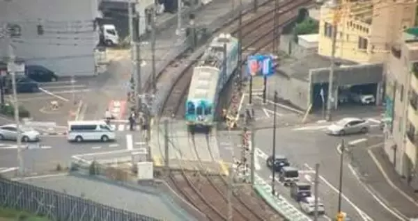 高松市中心部の渋滞スポット　ことでん「本町踏切」でトラック接触、遮断機倒れるトラブル【香川】