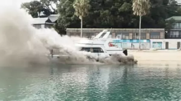 瀬戸内市沖を航行中のプレジャーボートで火災　船長ら３人にケガなし　油流出で防除措置【岡山】