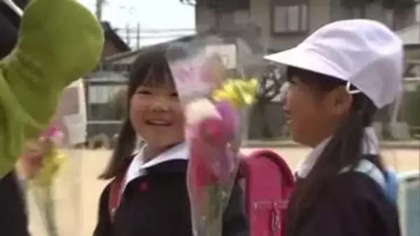 花言葉の「門出」にふさわしいお祝い…倉敷市船穂町の新１年生に特産のスイートピーをプレゼント【岡山】