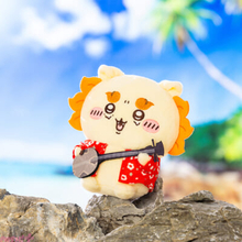 『ちいかわ』「シーサーのおみやげやさん」からかわいい新アイテムが登場！ ハイビスカスを着けたちいかわたちのヘアゴムやビーチサンダルデザインのキーホルダーなど全31種