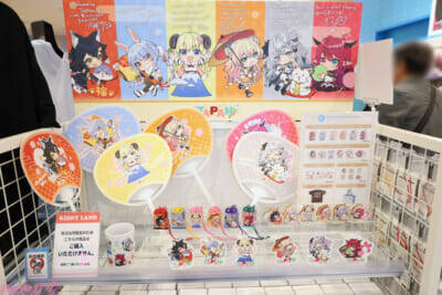 ホロライブや初音ミクにエスターバニーなど日本の「Kawaii」が満載！ 6つの専門店が展開する「キデイランド オモカド店」フォトレポート