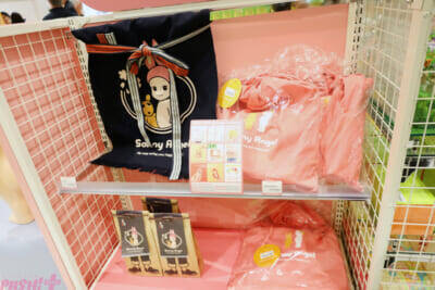 ホロライブや初音ミクにエスターバニーなど日本の「Kawaii」が満載！ 6つの専門店が展開する「キデイランド オモカド店」フォトレポート