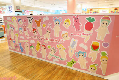 ホロライブや初音ミクにエスターバニーなど日本の「Kawaii」が満載！ 6つの専門店が展開する「キデイランド オモカド店」フォトレポート