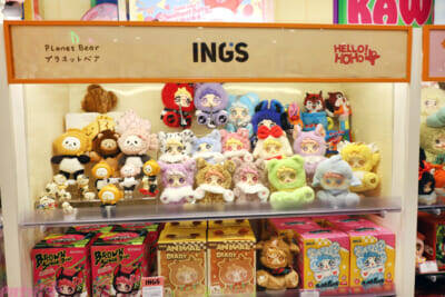 ホロライブや初音ミクにエスターバニーなど日本の「Kawaii」が満載！ 6つの専門店が展開する「キデイランド オモカド店」フォトレポート