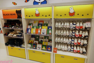 ホロライブや初音ミクにエスターバニーなど日本の「Kawaii」が満載！ 6つの専門店が展開する「キデイランド オモカド店」フォトレポート