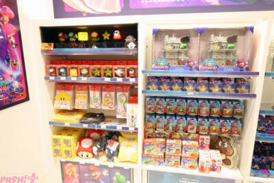 ホロライブや初音ミクにエスターバニーなど日本の「Kawaii」が満載！ 6つの専門店が展開する「キデイランド オモカド店」フォトレポート