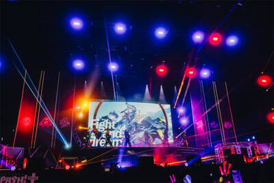 「シクフォニ」来春の2ndライブ開催のサプライズ発表も！ 3Dとリアルで2.5次元を体現した『SIXFONIA One Man Live【Six-tuation】vol.II -Virtual-』ファイナル公演レポート到着