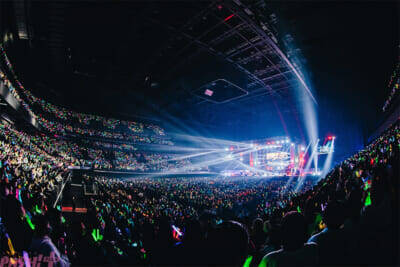 「シクフォニ」来春の2ndライブ開催のサプライズ発表も！ 3Dとリアルで2.5次元を体現した『SIXFONIA One Man Live【Six-tuation】vol.II -Virtual-』ファイナル公演レポート到着