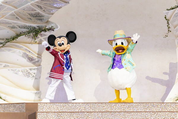 ミッキーが“世界のダンスと音楽の祭典”を開催！東京ディズニーシー新ショー「ダンス・ザ・グローブ！」が開幕